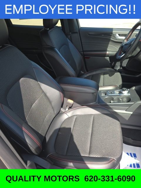 2026 Ford Escape ST-Line - Photo 32