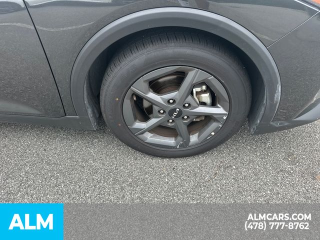 Used 2025 Gray Kia LXS image 11
