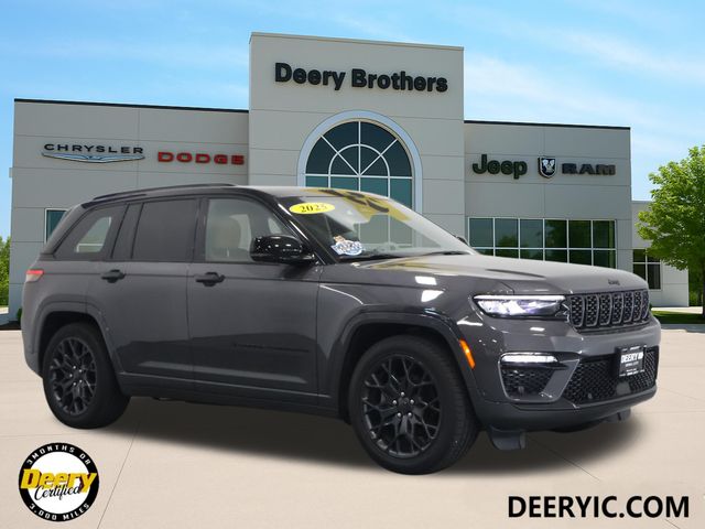 Baltic Gray Metallic Clearcoat 2025 Jeep Grand Cherokee SUV / Crossover Four-Wheel Drive 8-Speed Automatic