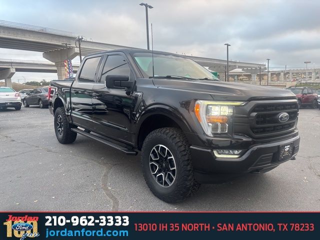 Used Car 2021 Ford F-150  Xlt For Sale Under $35,000 In San Antonio, Texas