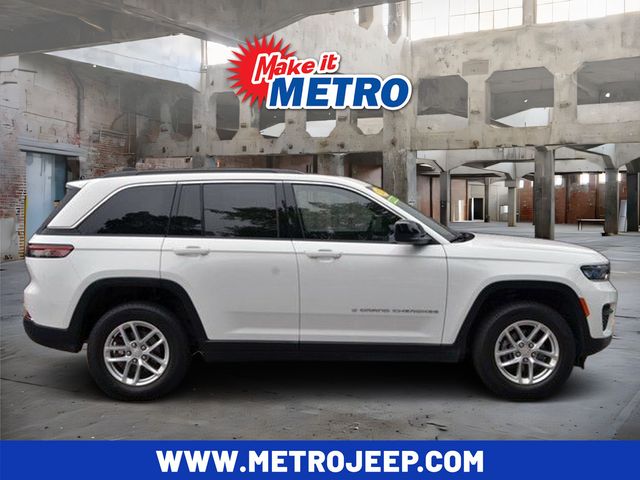 Bright White Clearcoat 2024 Jeep Grand Cherokee SUV / Crossover Four-Wheel Drive 8-Speed Automatic