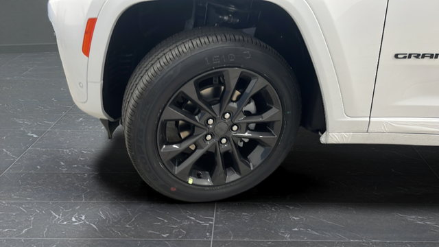 New 2026 Bright White Clearcoat Jeep Limited Reserve image 37
