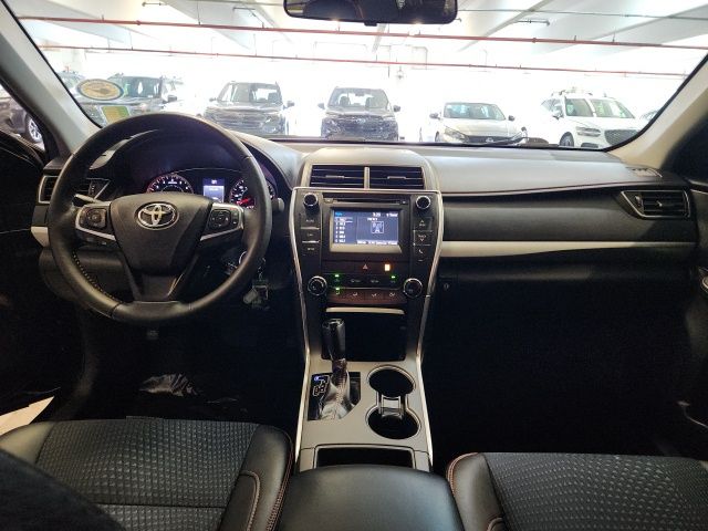 2015 Toyota Camry SE 12