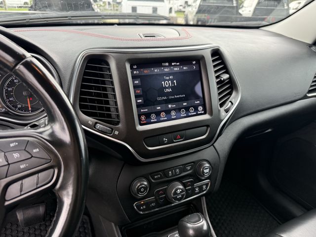 2020 Jeep Cherokee Trailhawk Silver at Victoria Chrysler Dodge Jeep Ram