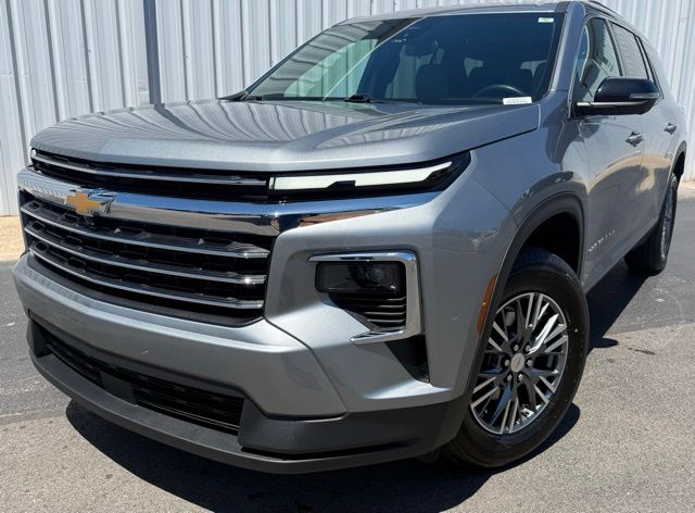 used 2024 Chevrolet Traverse car, priced at $34,187