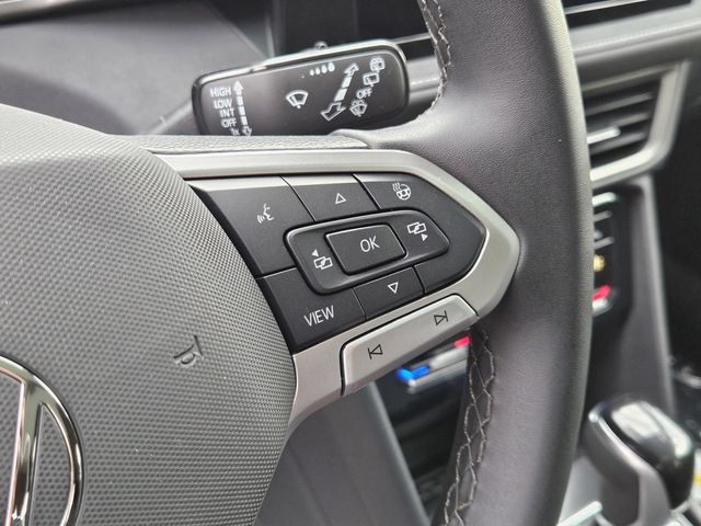 2025 Volkswagen Taos SE Black - Photo 18