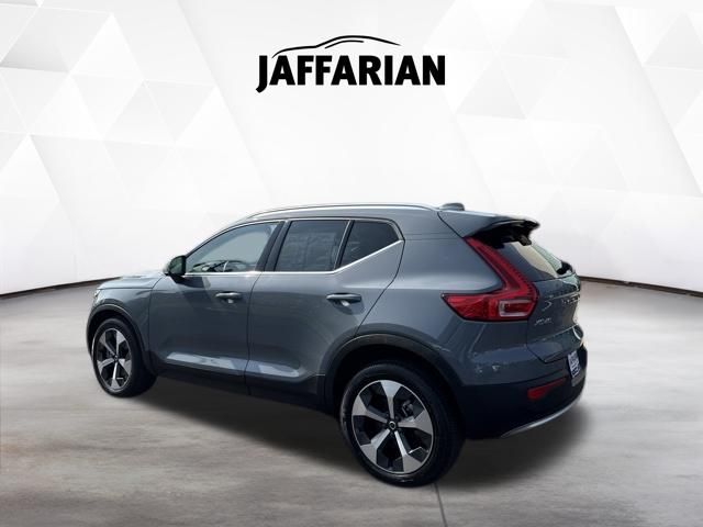 Used 2023 Volvo XC40 SUV