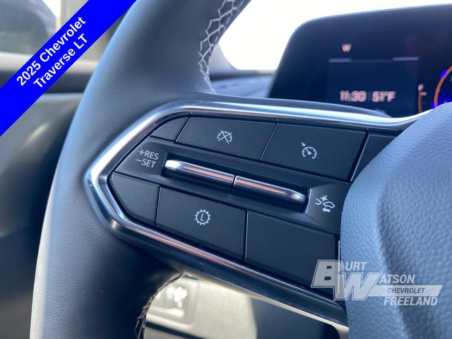 2025 Chevrolet Traverse LT photo