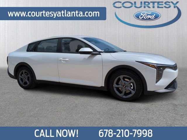 Snow White Pearl 2025 Kia K4 LXS FWD Sedan Front-Wheel Drive Continuously Variable Transmission