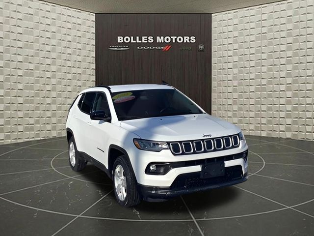 2022 Jeep Compass Latitude 4WD