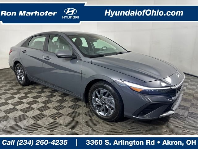2024 Hyundai Elantra SEL FWD