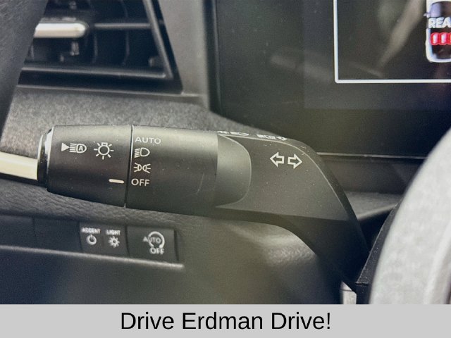 Used 2025 Nissan Kicks SUV
