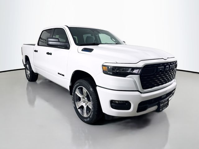 2026 RAM 1500 Express Crew Cab 4WD
