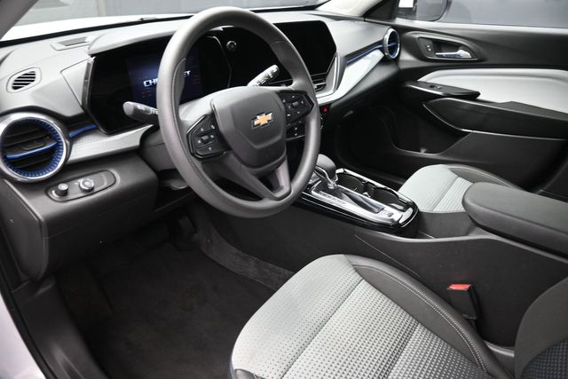 Used 2025 Chevrolet Trax SUV