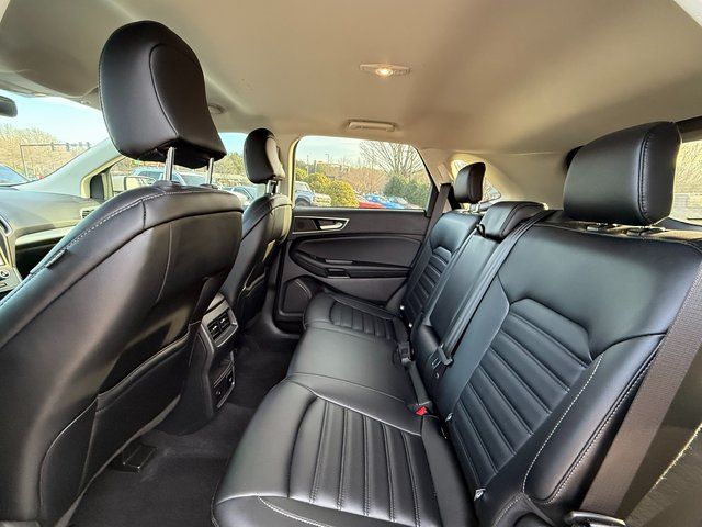 2023 Ford Edge SEL photo