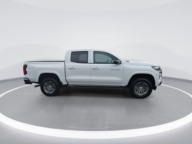 Used 2026 White Chevrolet LT image 9