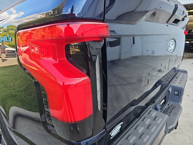 Used 2024 Blue Ford Flash image 30