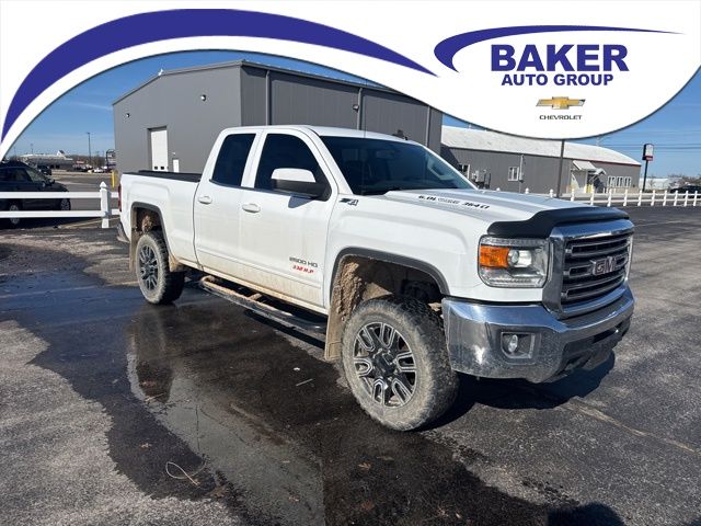 White 2017 GMC Sierra 2500HD SLE Double Cab SB 4WD Pickup Truck Four-Wheel Drive 6-Speed Automatic Overdrive