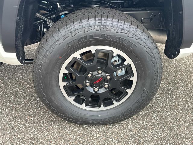 2025 Toyota Tacoma TRD Off Road - Photo 11