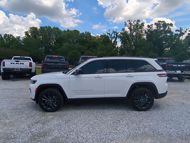 New 2026 Bright White Clear-Coat Exterior Paint Jeep  image 2