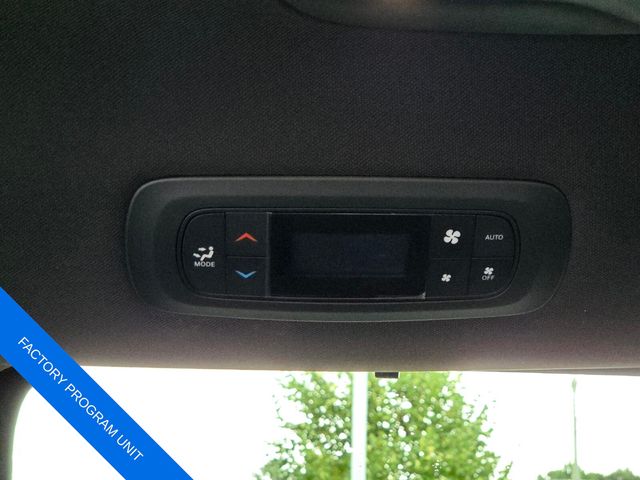 Used 2025 Chrysler Pacifica Van
