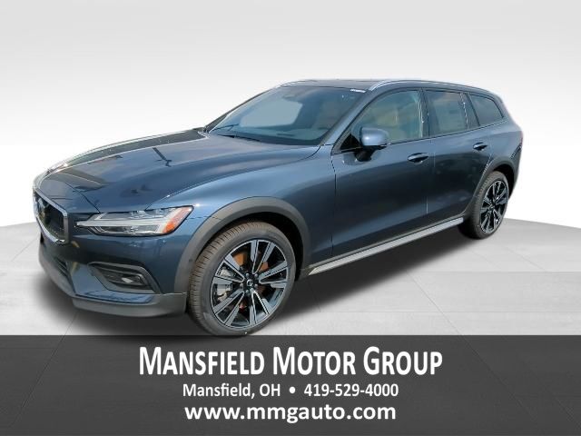 2026 Volvo V60 Cross Country B5 Ultra