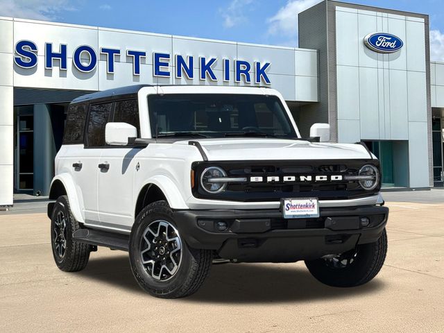 2026 Ford Bronco Outer Banks 4-Door 4WD