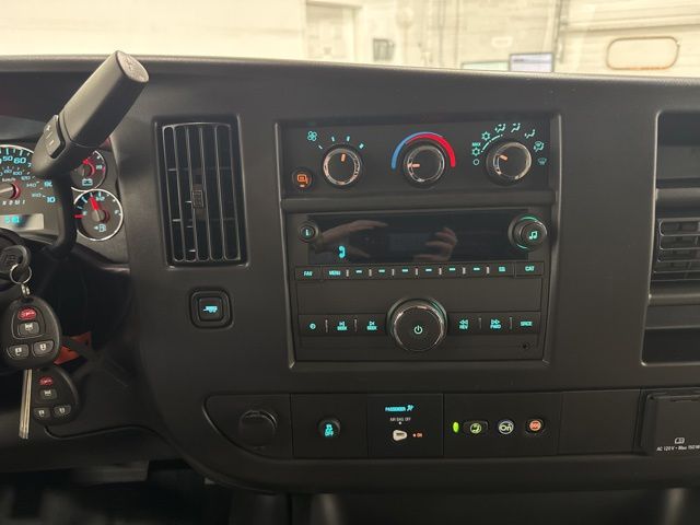 New 2026 Summit White Chevrolet Work Van image 16