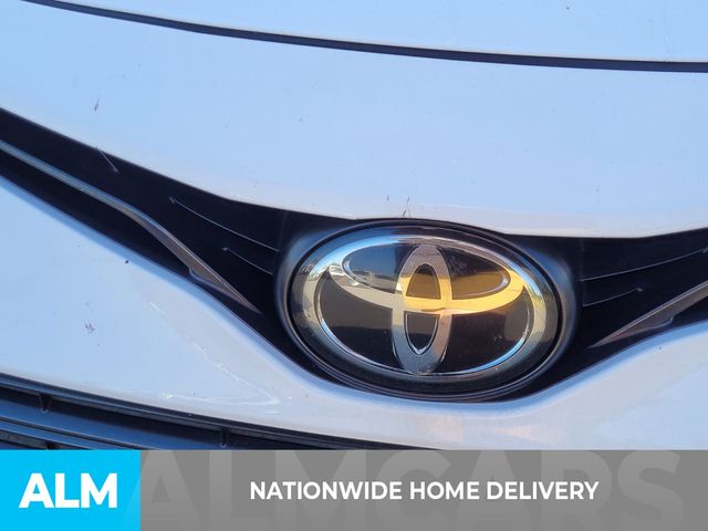 2022 Toyota Camry LE photo 4