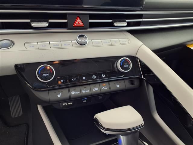 2025 Hyundai Elantra Limited photo