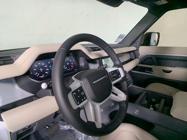 2023 Land Rover Defender 110 S 16