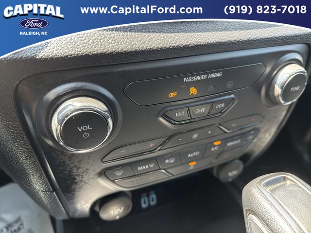Used 2023 Gray Ford XLT image 29