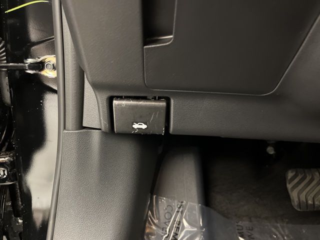 2025 Super Black Nissan Kicks SR FWD SUV
