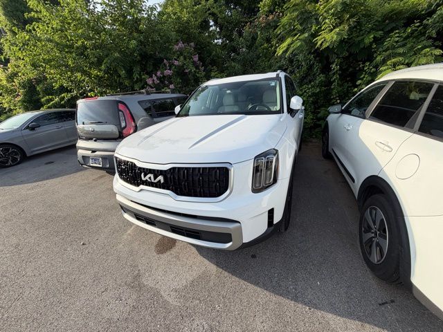 White Pearl 2023 Kia Telluride EX FWD SUV / Crossover Front-Wheel Drive 8-Speed Automatic