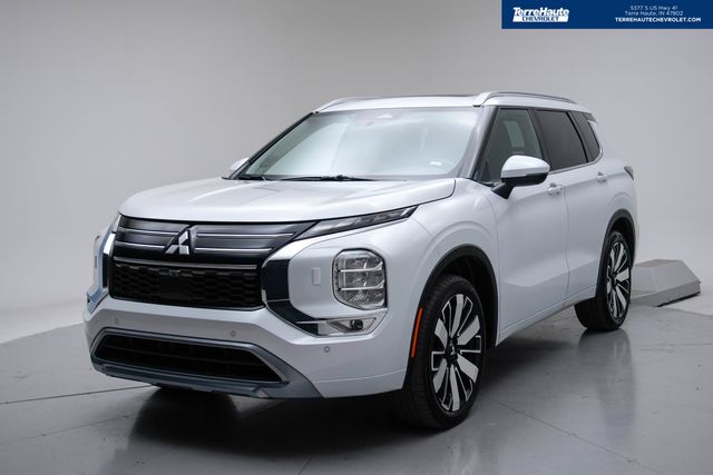 White Diamond 2025 Mitsubishi Outlander SEL FWD SUV / Crossover Front-Wheel Drive Continuously Variable Transmission
