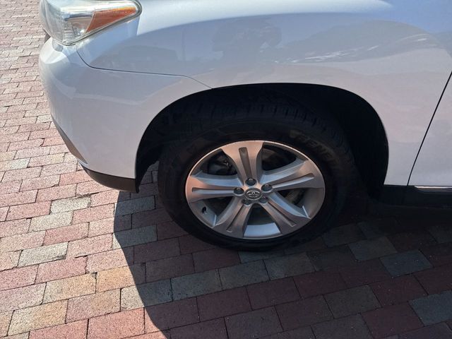 Used 2012 Toyota Highlander SUV
