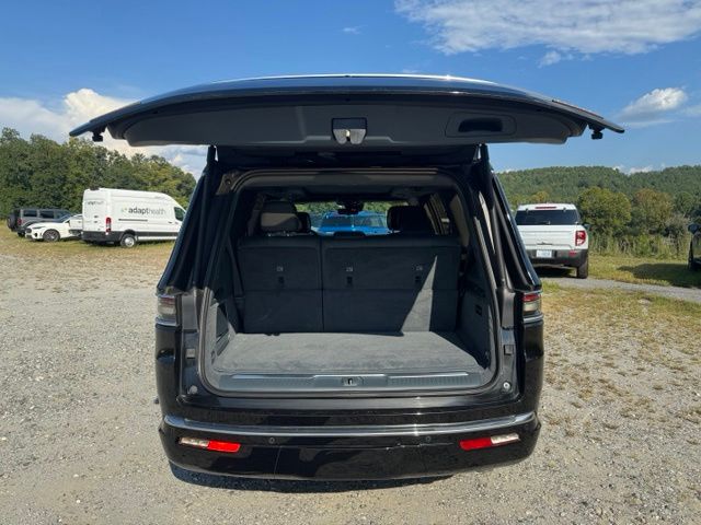 Used 2022 Black Jeep Series III image 7