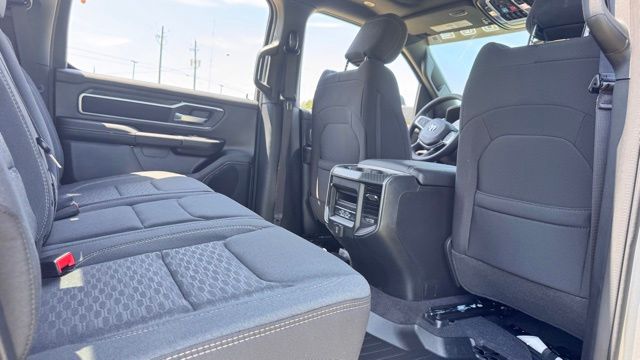 new 2025 Ram 1500 car, priced at $62,381