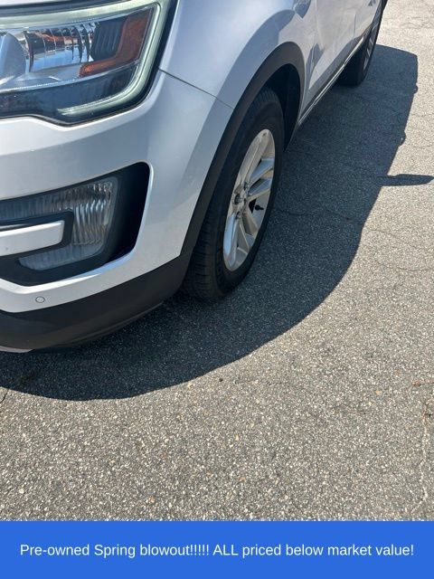 Used 2017 White Ford XLT image 16