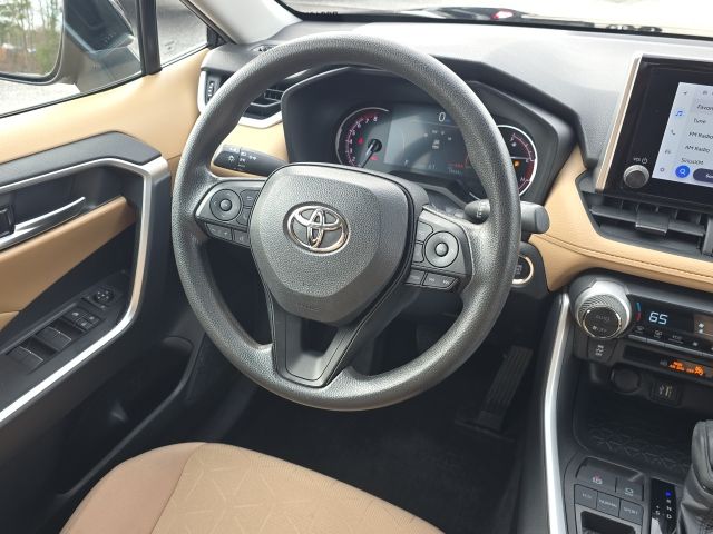 2023 Toyota RAV4 XLE:B02167