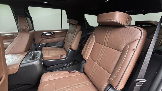 Used 2025 Beige Chevrolet High Country image 18