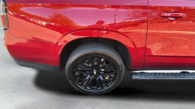 Used 2022 Red Chevrolet Z71 image 41