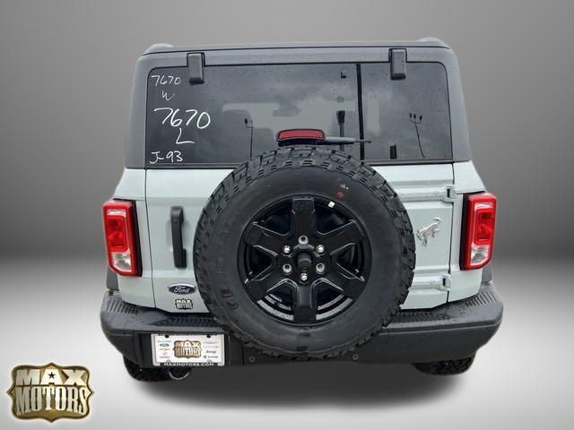 2024 Ford Bronco Black Diamond 6