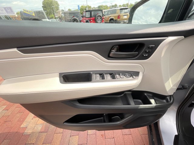 Used 2025 Honda Odyssey Van