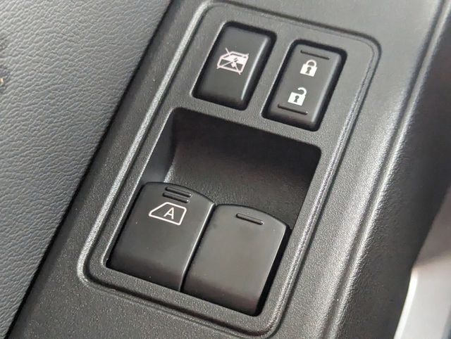 2025 Nissan Frontier SV photo