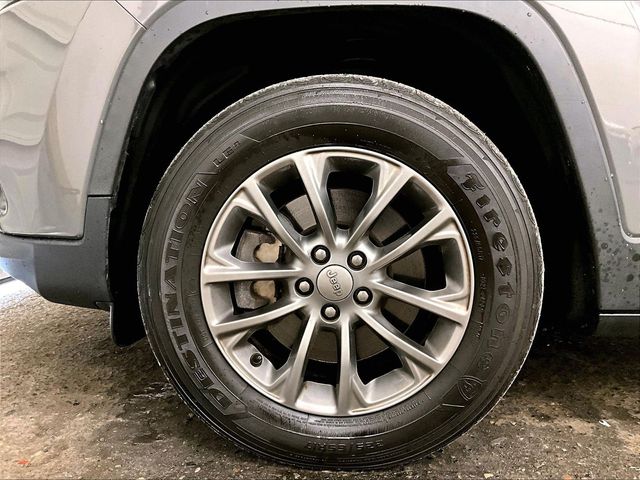 2020 Jeep Cherokee Latitude Plus Gray at Subaru and VW of Moon Township