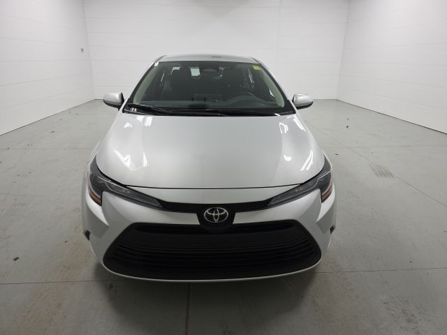 2026 Toyota Corolla LE photo 2