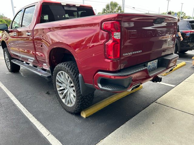 Used 2022  Chevrolet High Country image 6