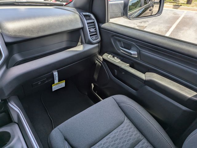 2026 Ram 1500 Express Crew Cab 4x4 5'7" Box