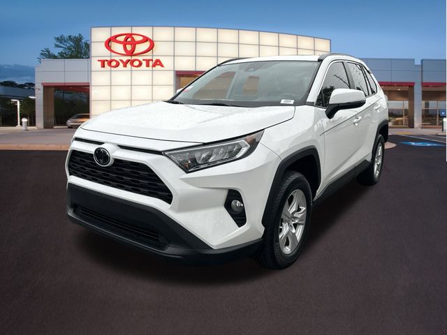 2020 Toyota RAV4 XLE 28